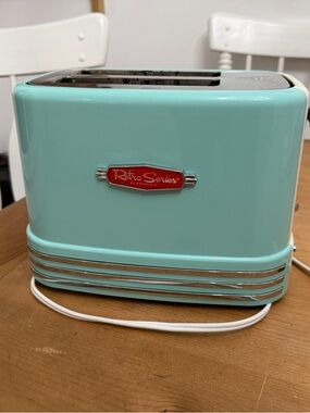 Nostalgia Retro Series 2-Slice Toaster in Aqua and Chrome